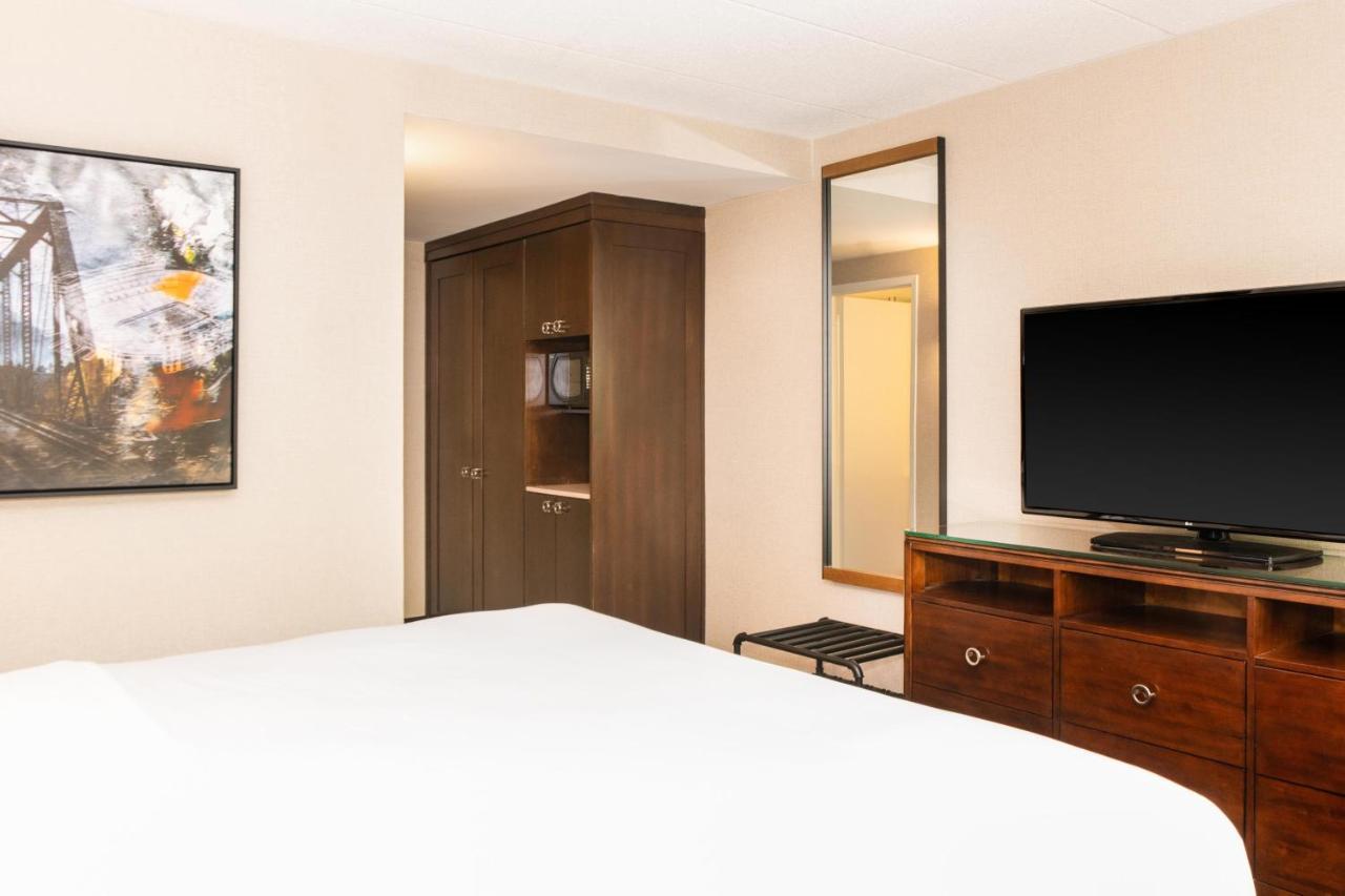 Sheraton Ann Arbor Hotel Экстерьер фото