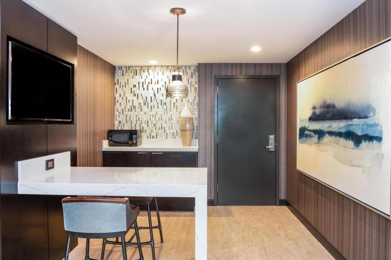 Sheraton Ann Arbor Hotel Экстерьер фото