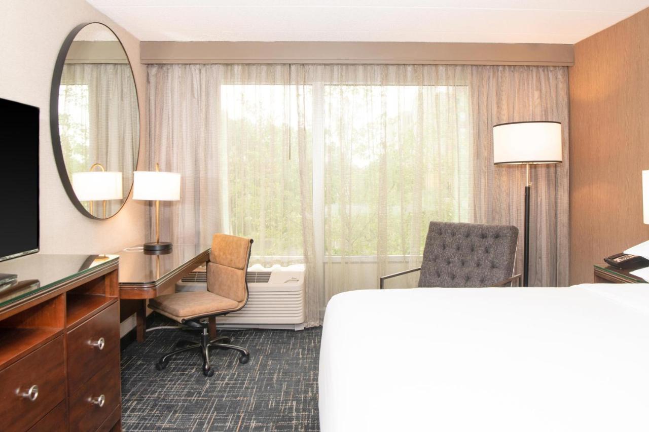 Sheraton Ann Arbor Hotel Экстерьер фото