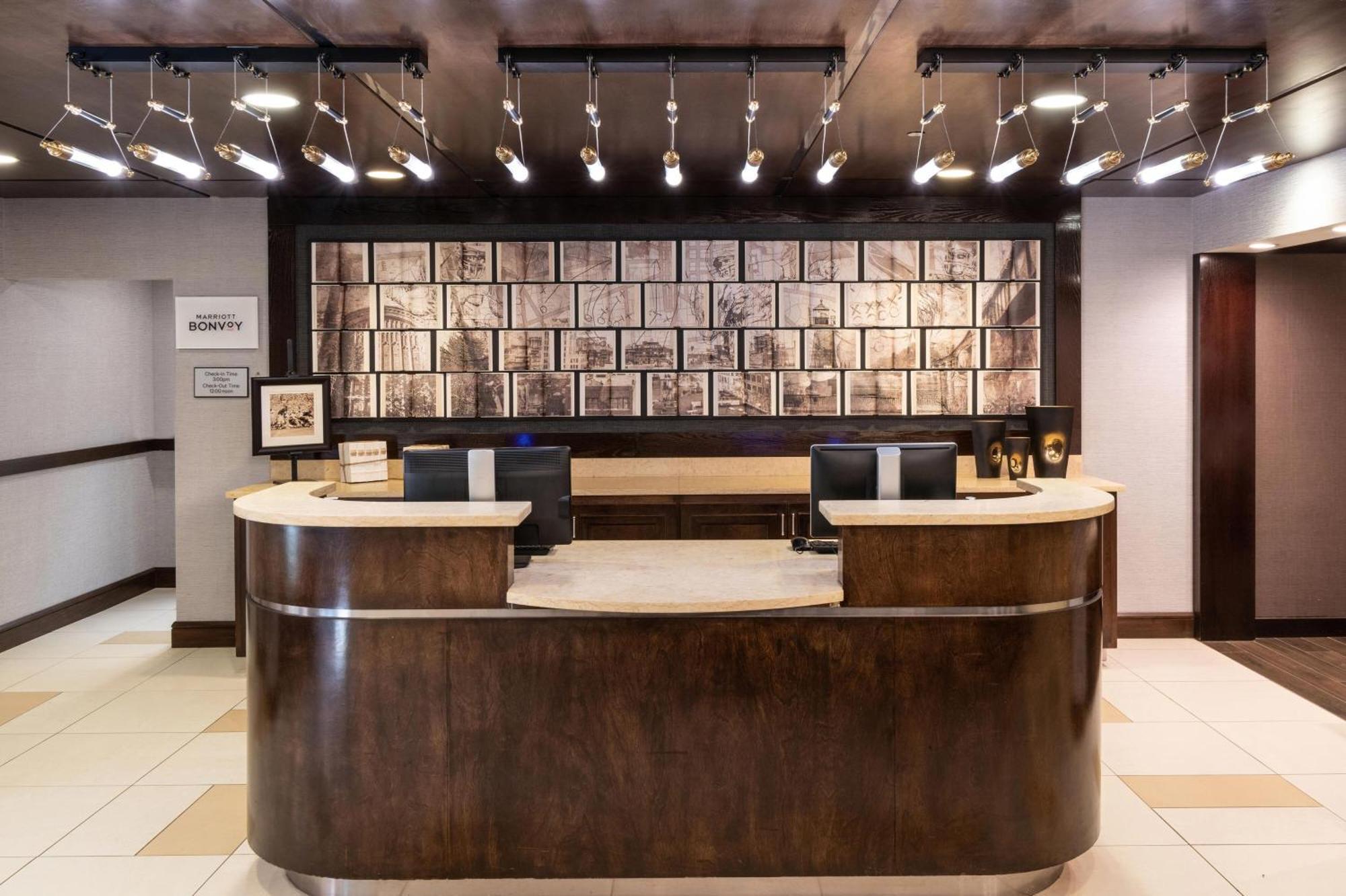 Sheraton Ann Arbor Hotel Экстерьер фото