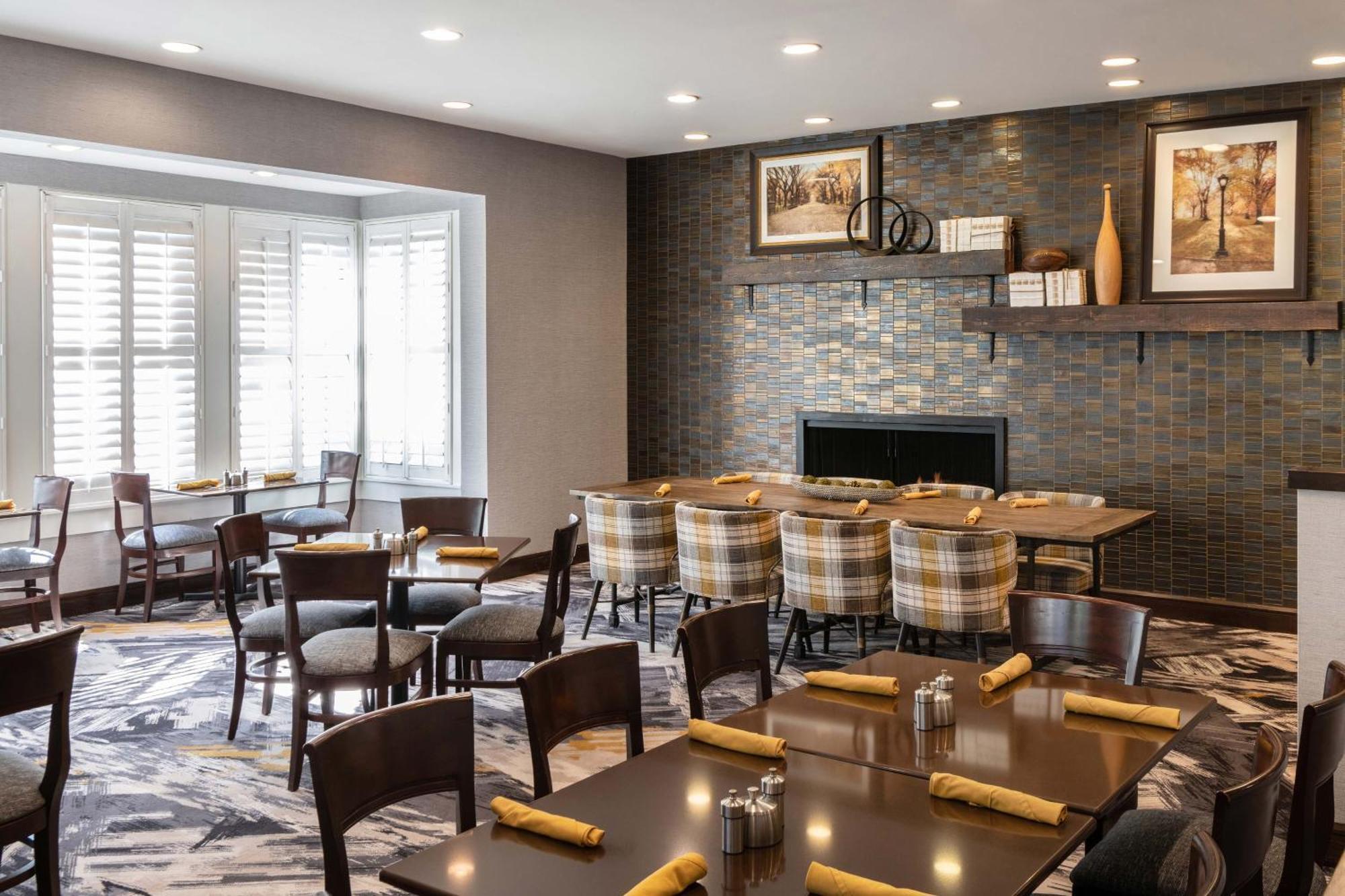 Sheraton Ann Arbor Hotel Экстерьер фото
